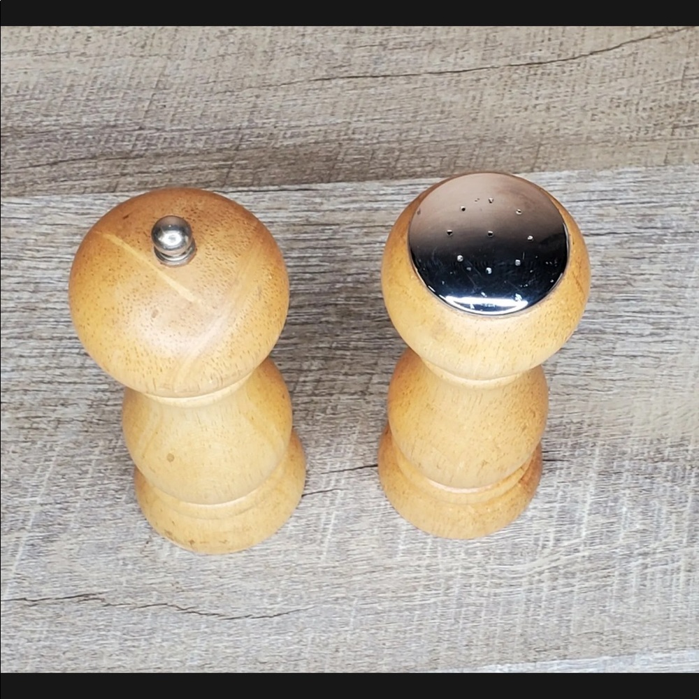 Farberware Wooden 6" Salt Pepper Shaker Natural Wood grain Silver Tone Top 80’s - Picture 3 of 7